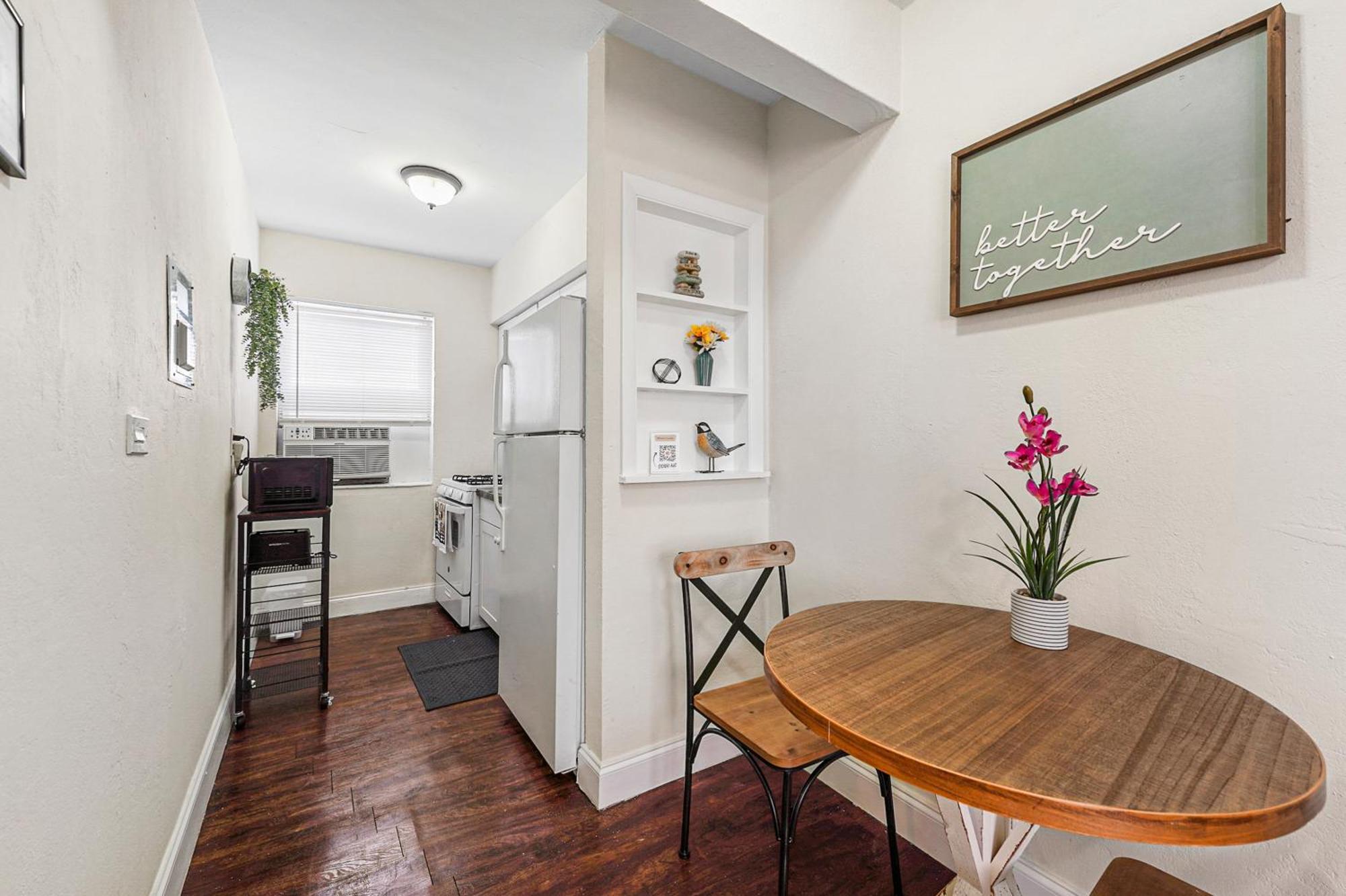 Authentic Vibe 1br Near Dt & Brickell